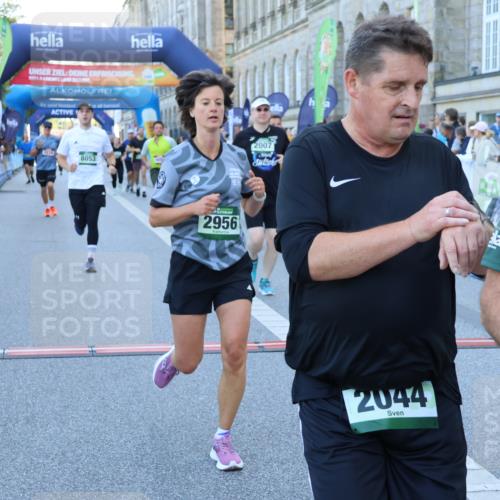 01.09.2024 - BARMER Alsterlauf Strokosch-Dieckow http://msf.ph/oto/6889867 01.09.2024 10:03:19 Ziel 2007, 2044, 2198, 2379, 2444, 2552, 2745, 2954, 2956, 3007, 3122, 3218, 4215, 4314, 4454, 4475, 4855, 4897, 5079, 5116, 8053, 8147 meine-sportfotos.de