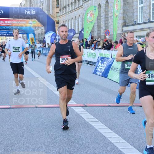 01.09.2024 - BARMER Alsterlauf Strokosch-Dieckow http://msf.ph/oto/6889868 01.09.2024 10:00:31 Ziel 2137, 2150, 2541, 2920, 2921, 3078, 3131, 3541, 3666, 3762, 4102, 4152, 4263, 4869, 4938, 4971, 4985, 5158, 8086, 8088, 8287 meine-sportfotos.de