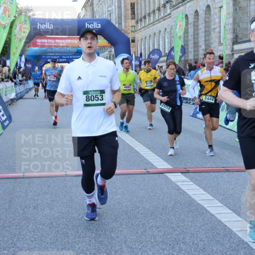 01.09.2024 - BARMER Alsterlauf Strokosch-Dieckow http://msf.ph/oto/6889871 01.09.2024 10:03:21 Ziel 2007, 2198, 2444, 2552, 2716, 2745, 2954, 2956, 3122, 3218, 3600, 4028, 4215, 4314, 4454, 4475, 4855, 4897, 5053, 5079, 5116, 8053, 8147 meine-sportfotos.de