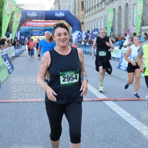 01.09.2024 - BARMER Alsterlauf Strokosch-Dieckow http://msf.ph/oto/6889899 01.09.2024 10:03:30 Ziel 2267, 2343, 2681, 2716, 2745, 2774, 2917, 2954, 2961, 2962, 3242, 3389, 3600, 3723, 3839, 3930, 4028, 4039, 4314, 4656, 4961, 5053, 8282 meine-sportfotos.de