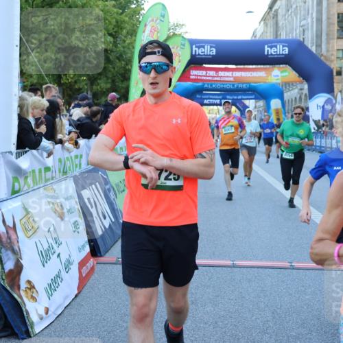 01.09.2024 - BARMER Alsterlauf Strokosch-Dieckow http://msf.ph/oto/6889900 01.09.2024 10:00:44 Ziel 2330, 2419, 2612, 2652, 3278, 3725, 3834, 3836, 4553, 4663, 4739, 4744, 8007, 8044, 8046, 8054, 8338 meine-sportfotos.de