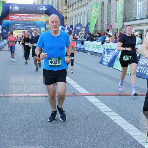 01.09.2024 - BARMER Alsterlauf Strokosch-Dieckow http://msf.ph/oto/6889901 01.09.2024 10:03:31 Ziel 2267, 2343, 2681, 2716, 2745, 2774, 2917, 2954, 2961, 2962, 3061, 3063, 3242, 3389, 3600, 3723, 3839, 3930, 4028, 4039, 4314, 4656, 4961, 5053, 8041, 8282 meine-sportfotos.de