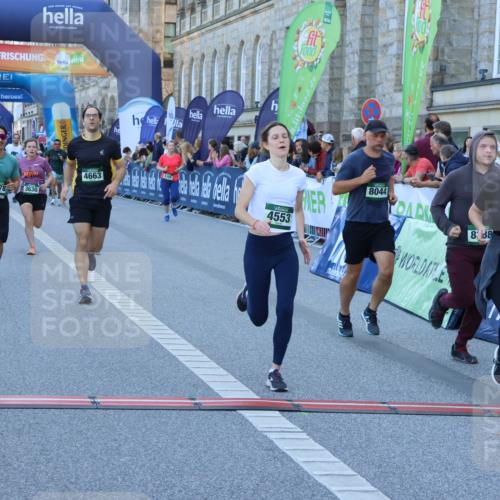 01.09.2024 - BARMER Alsterlauf Strokosch-Dieckow http://msf.ph/oto/6889906 01.09.2024 10:00:52 Ziel 2605, 2652, 2901, 3278, 3312, 3630, 4395, 4537, 4553, 4612, 4663, 4715, 5023, 5106, 5107, 8044, 8046, 8338 meine-sportfotos.de