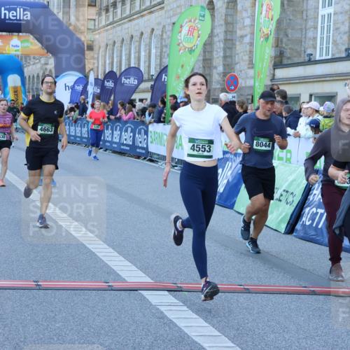 01.09.2024 - BARMER Alsterlauf Strokosch-Dieckow http://msf.ph/oto/6889908 01.09.2024 10:00:52 Ziel 2605, 2652, 2901, 3278, 3312, 3630, 4395, 4537, 4553, 4612, 4663, 4715, 5023, 5106, 5107, 8044, 8046, 8338 meine-sportfotos.de