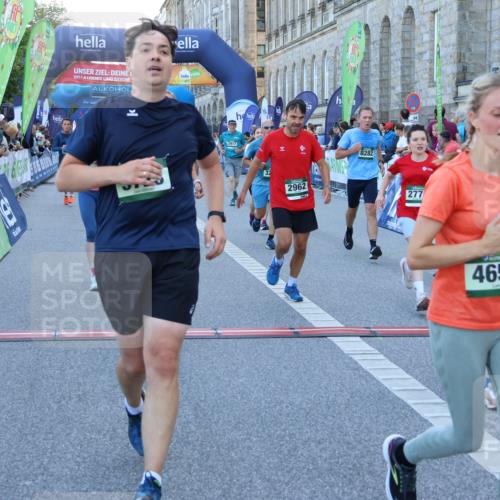 01.09.2024 - BARMER Alsterlauf Strokosch-Dieckow http://msf.ph/oto/6889911 01.09.2024 10:03:34 Ziel 2267, 2343, 2615, 2681, 2703, 2716, 2774, 2917, 2961, 2962, 3061, 3063, 3242, 3389, 3678, 3723, 3839, 3930, 4039, 4656, 4961, 5121, 5190, 8041, 8282 meine-sportfotos.de