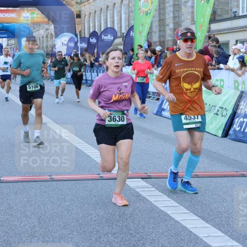 01.09.2024 - BARMER Alsterlauf Strokosch-Dieckow http://msf.ph/oto/6889919 01.09.2024 10:00:55 Ziel 2605, 2901, 3278, 3312, 3630, 3854, 4395, 4537, 4553, 4612, 4663, 4715, 5023, 5106, 5107, 8044, 8338 meine-sportfotos.de