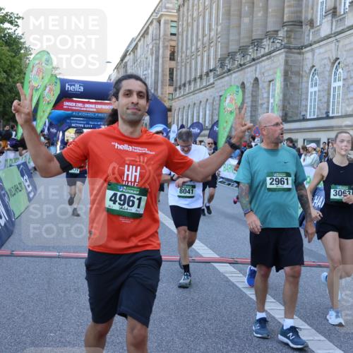 01.09.2024 - BARMER Alsterlauf Strokosch-Dieckow http://msf.ph/oto/6889925 01.09.2024 10:03:42 Ziel 2343, 2583, 2615, 2703, 2917, 2961, 3061, 3063, 3420, 3421, 3678, 4208, 4961, 5121, 5166, 5190, 8041, 8246, 8356 meine-sportfotos.de