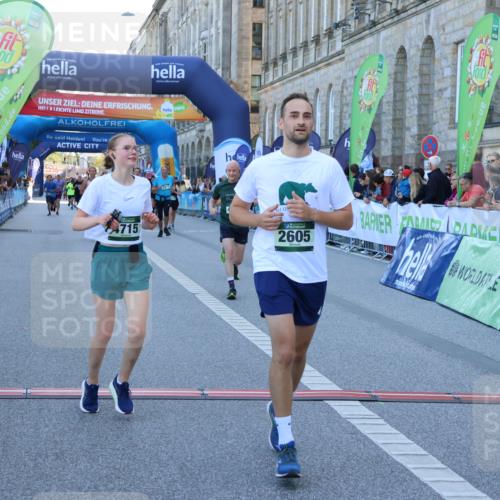 01.09.2024 - BARMER Alsterlauf Strokosch-Dieckow http://msf.ph/oto/6889932 01.09.2024 10:01:00 Ziel 2366, 2605, 2901, 2911, 3272, 3312, 3854, 3956, 4395, 4612, 4715, 5023 meine-sportfotos.de