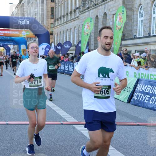 01.09.2024 - BARMER Alsterlauf Strokosch-Dieckow http://msf.ph/oto/6889936 01.09.2024 10:01:01 Ziel 2366, 2605, 2911, 3272, 3312, 3854, 3956, 4395, 4612, 4715, 5023, 8195 meine-sportfotos.de