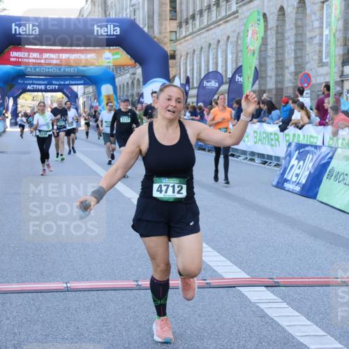 01.09.2024 - BARMER Alsterlauf Strokosch-Dieckow http://msf.ph/oto/6889959 01.09.2024 10:04:01 Ziel 2735, 2737, 2778, 2880, 3279, 3507, 3635, 3823, 3843, 4248, 4288, 4712, 4741, 5187, 5234, 8066 meine-sportfotos.de