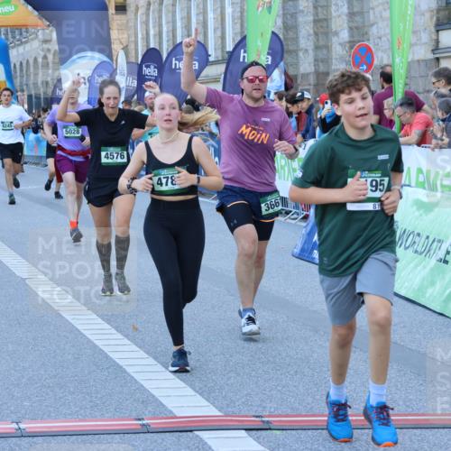 01.09.2024 - BARMER Alsterlauf Strokosch-Dieckow http://msf.ph/oto/6889960 01.09.2024 10:01:11 Ziel 2315, 2486, 2973, 3137, 3328, 3661, 3956, 4576, 4602, 4788, 5028, 8195, 8245, 8302 meine-sportfotos.de