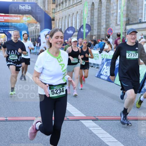 01.09.2024 - BARMER Alsterlauf Strokosch-Dieckow http://msf.ph/oto/6889967 01.09.2024 10:04:06 Ziel 2735, 2737, 2778, 2880, 3279, 3297, 3507, 3635, 3823, 3843, 4248, 4295, 4726, 5234, 8066, 8126 meine-sportfotos.de