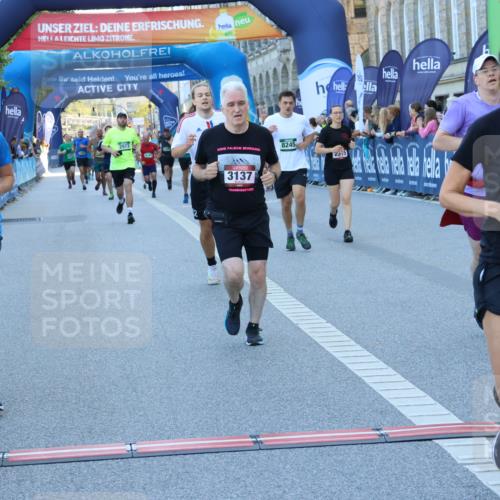 01.09.2024 - BARMER Alsterlauf Strokosch-Dieckow http://msf.ph/oto/6889968 01.09.2024 10:01:14 Ziel 2040, 2315, 2486, 2935, 2973, 3137, 3328, 3329, 3661, 4576, 4602, 4788, 5028, 5224, 5225, 8073, 8195, 8245, 8302, 8363 meine-sportfotos.de