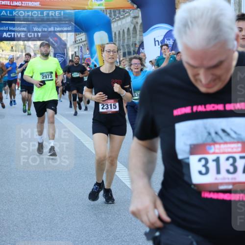 01.09.2024 - BARMER Alsterlauf Strokosch-Dieckow http://msf.ph/oto/6889976 01.09.2024 10:01:17 Ziel 2004, 2040, 2315, 2486, 2935, 2973, 3137, 3328, 3329, 3957, 4191, 4192, 4466, 4602, 5028, 5224, 5225, 8073, 8245, 8302, 8363 meine-sportfotos.de