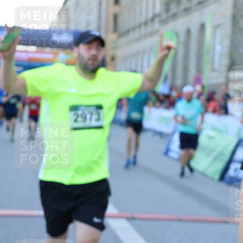 01.09.2024 - BARMER Alsterlauf Strokosch-Dieckow http://msf.ph/oto/6889981 01.09.2024 10:01:21 Ziel 2004, 2040, 2250, 2315, 2486, 2935, 2973, 3170, 3329, 3957, 3968, 4191, 4192, 4354, 4466, 4559, 4695, 5224, 5225, 8073, 8302, 8363 meine-sportfotos.de