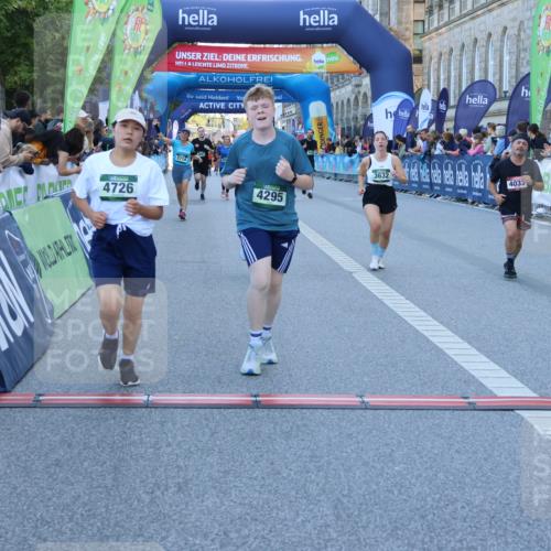 01.09.2024 - BARMER Alsterlauf Strokosch-Dieckow http://msf.ph/oto/6889992 01.09.2024 10:04:15 Ziel 2714, 3052, 3297, 3631, 3632, 3887, 3889, 4033, 4082, 4295, 4726, 4806, 4807, 5025, 8126 meine-sportfotos.de