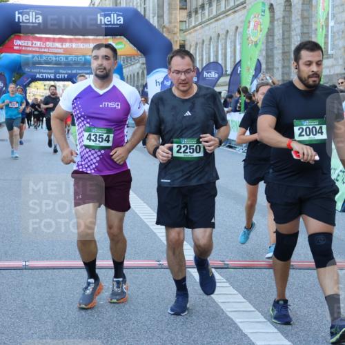 01.09.2024 - BARMER Alsterlauf Strokosch-Dieckow http://msf.ph/oto/6889997 01.09.2024 10:01:29 Ziel 2004, 2114, 2243, 2250, 2513, 2891, 3018, 3142, 3170, 3171, 3204, 3327, 3472, 3957, 3968, 4354, 4466, 4559, 4583, 4695, 5261, 5264 meine-sportfotos.de