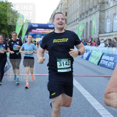 01.09.2024 - BARMER Alsterlauf Strokosch-Dieckow http://msf.ph/oto/6890013 01.09.2024 10:01:41 Ziel 2006, 2122, 2152, 2243, 2357, 2513, 2890, 2891, 3057, 3058, 3102, 3142, 3208, 3209, 3472, 3590, 3702, 4182, 4647, 4766, 4923 meine-sportfotos.de