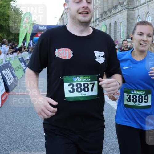 01.09.2024 - BARMER Alsterlauf Strokosch-Dieckow http://msf.ph/oto/6890016 01.09.2024 10:04:23 Ziel 2008, 2692, 3052, 3732, 3887, 3889, 4082, 4506, 4806, 4807, 4851, 5025, 8365 meine-sportfotos.de