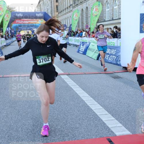 01.09.2024 - BARMER Alsterlauf Strokosch-Dieckow http://msf.ph/oto/6890042 01.09.2024 10:01:52 Ziel 2122, 2208, 2356, 2357, 2762, 2763, 2784, 3093, 3102, 3123, 3537, 3658, 3702, 4140, 4158, 4311, 4404, 4500, 4619, 4628, 4745, 4827, 4923, 5141, 5207 meine-sportfotos.de