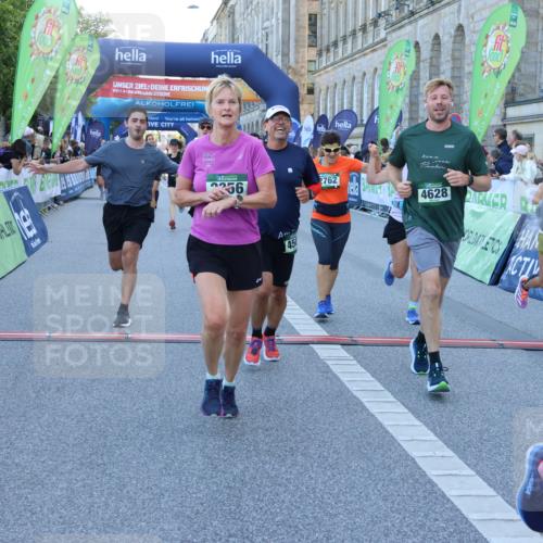 01.09.2024 - BARMER Alsterlauf Strokosch-Dieckow http://msf.ph/oto/6890048 01.09.2024 10:01:56 Ziel 2208, 2356, 2762, 2763, 2784, 3093, 3123, 3203, 3521, 3537, 3650, 3658, 3746, 3862, 4024, 4140, 4158, 4311, 4404, 4500, 4619, 4628, 4827, 5207, 5254, 8063 meine-sportfotos.de