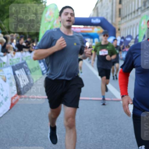01.09.2024 - BARMER Alsterlauf Strokosch-Dieckow http://msf.ph/oto/6890056 01.09.2024 10:01:58 Ziel 2356, 2677, 2762, 2763, 2784, 3123, 3203, 3521, 3537, 3650, 3658, 3746, 3862, 4024, 4085, 4086, 4140, 4158, 4311, 4404, 4500, 4619, 4628, 4827, 5254, 8063 meine-sportfotos.de