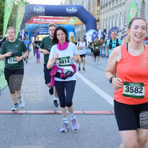 01.09.2024 - BARMER Alsterlauf Strokosch-Dieckow http://msf.ph/oto/6890059 01.09.2024 10:04:39 Ziel 2075, 2217, 2237, 2609, 2776, 3113, 3194, 3247, 3368, 3509, 3512, 3513, 3581, 3582, 3623, 4164, 4213, 4627, 4706, 4814, 4871, 4963, 4997, 8235 meine-sportfotos.de