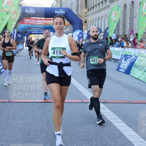 01.09.2024 - BARMER Alsterlauf Strokosch-Dieckow http://msf.ph/oto/6890061 01.09.2024 10:02:02 Ziel 2642, 2677, 2691, 2769, 2939, 3026, 3203, 3521, 3650, 3658, 3746, 3862, 4024, 4085, 4086, 4140, 4158, 4404, 4509, 4619, 4719, 4827, 4972, 5210, 5254, 5263, 8063, 8297 meine-sportfotos.de