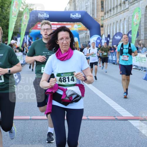 01.09.2024 - BARMER Alsterlauf Strokosch-Dieckow http://msf.ph/oto/6890063 01.09.2024 10:04:40 Ziel 2075, 2217, 2237, 2609, 2776, 3194, 3247, 3368, 3512, 3513, 3581, 3582, 3623, 4078, 4164, 4213, 4706, 4814, 4871, 4963, 4997, 8235 meine-sportfotos.de