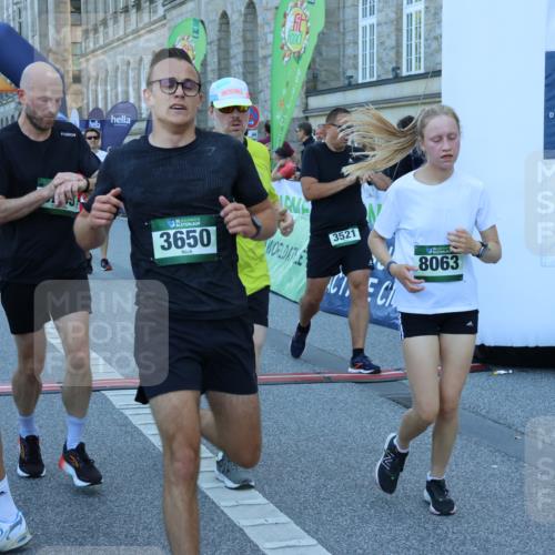 01.09.2024 - BARMER Alsterlauf Strokosch-Dieckow http://msf.ph/oto/6890067 01.09.2024 10:02:06 Ziel 2116, 2442, 2642, 2677, 2691, 2769, 2939, 3026, 3203, 3294, 3521, 3650, 3746, 3862, 4024, 4085, 4086, 4138, 4218, 4441, 4509, 4719, 4972, 5210, 5254, 5263, 8063, 8297 meine-sportfotos.de