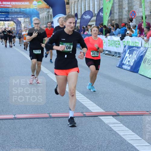 01.09.2024 - BARMER Alsterlauf Strokosch-Dieckow http://msf.ph/oto/6890072 01.09.2024 10:04:47 Ziel 2066, 2075, 2539, 2609, 2776, 3032, 3247, 3368, 3512, 3513, 3680, 3760, 3874, 3880, 4078, 4706, 4721, 4804, 4871, 4963, 5020, 8235 meine-sportfotos.de