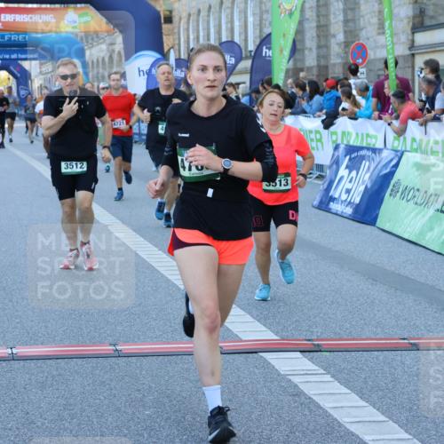 01.09.2024 - BARMER Alsterlauf Strokosch-Dieckow http://msf.ph/oto/6890073 01.09.2024 10:04:47 Ziel 2066, 2075, 2539, 2609, 2776, 3032, 3247, 3368, 3512, 3513, 3680, 3760, 3874, 3880, 4078, 4706, 4721, 4804, 4871, 4963, 5020, 8235 meine-sportfotos.de
