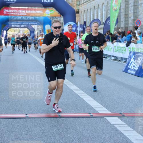 01.09.2024 - BARMER Alsterlauf Strokosch-Dieckow http://msf.ph/oto/6890075 01.09.2024 10:04:48 Ziel 2066, 2539, 2609, 3032, 3247, 3368, 3512, 3513, 3680, 3760, 3874, 3880, 3960, 4078, 4706, 4721, 4804, 4963, 5020 meine-sportfotos.de