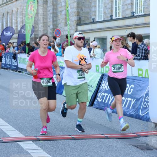 01.09.2024 - BARMER Alsterlauf Strokosch-Dieckow http://msf.ph/oto/6890087 01.09.2024 10:04:53 Ziel 2066, 2404, 2408, 2539, 2693, 3032, 3680, 3753, 3760, 3804, 3874, 3880, 3960, 4054, 4078, 4480, 4501, 4721, 4804, 4967, 4969, 5020, 5186, 5213, 5285 meine-sportfotos.de