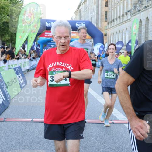 01.09.2024 - BARMER Alsterlauf Strokosch-Dieckow http://msf.ph/oto/6890108 01.09.2024 10:05:01 Ziel 2385, 2404, 2408, 2693, 2733, 3257, 3384, 3721, 3753, 3804, 3960, 4054, 4313, 4390, 4480, 4501, 4568, 4950, 4967, 4969, 5186, 5213, 5285, 8042 meine-sportfotos.de