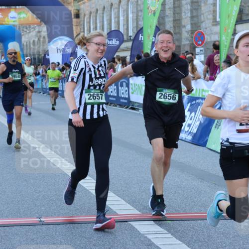 01.09.2024 - BARMER Alsterlauf Strokosch-Dieckow http://msf.ph/oto/6890110 01.09.2024 10:02:26 Ziel 2260, 2656, 2657, 2823, 3591, 3958, 3979, 4169, 4308, 4892, 5037, 8130 meine-sportfotos.de
