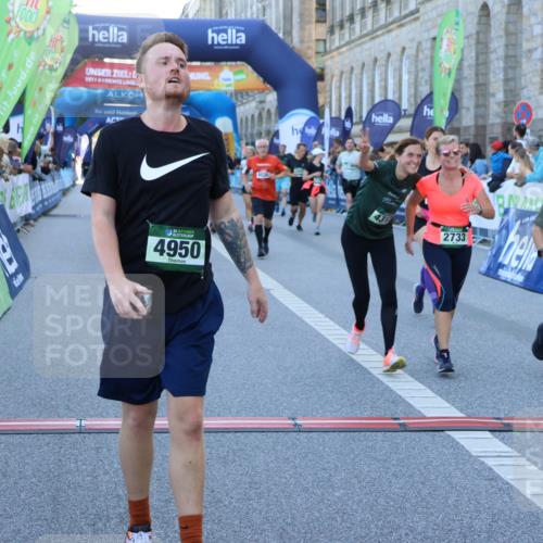 01.09.2024 - BARMER Alsterlauf Strokosch-Dieckow http://msf.ph/oto/6890119 01.09.2024 10:05:11 Ziel 2096, 2385, 2478, 2733, 2748, 2845, 3172, 3237, 3257, 3492, 3740, 3785, 3786, 4030, 4042, 4094, 4219, 4313, 4421, 4530, 4616, 4660, 4940, 4950, 4965, 8225 meine-sportfotos.de