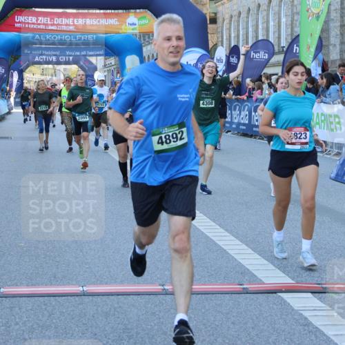 01.09.2024 - BARMER Alsterlauf Strokosch-Dieckow http://msf.ph/oto/6890141 01.09.2024 10:02:33 Ziel 2098, 2099, 2112, 2134, 2185, 2210, 2274, 2823, 3046, 3051, 3163, 3226, 3284, 3591, 3928, 3979, 4106, 4169, 4216, 4308, 4406, 4703, 4892, 4906, 5033, 5037, 5238, 8011 meine-sportfotos.de