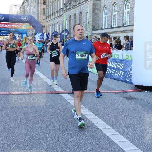 01.09.2024 - BARMER Alsterlauf Strokosch-Dieckow http://msf.ph/oto/6890161 01.09.2024 10:05:31 Ziel 2041, 2147, 2219, 2239, 2368, 2393, 2488, 2489, 2589, 2672, 2966, 3023, 3100, 3173, 3601, 3602, 3745, 3812, 4566, 4567, 4901, 8226 meine-sportfotos.de