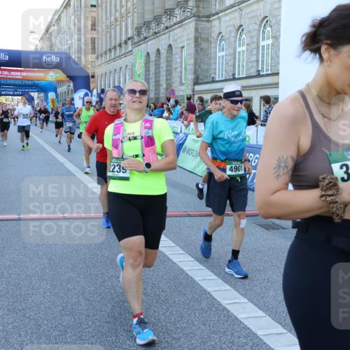 01.09.2024 - BARMER Alsterlauf Strokosch-Dieckow http://msf.ph/oto/6890174 01.09.2024 10:05:35 Ziel 2041, 2147, 2219, 2239, 2488, 2489, 2589, 2672, 3023, 3173, 3601, 3602, 3745, 3807, 3812, 4901, 8226 meine-sportfotos.de