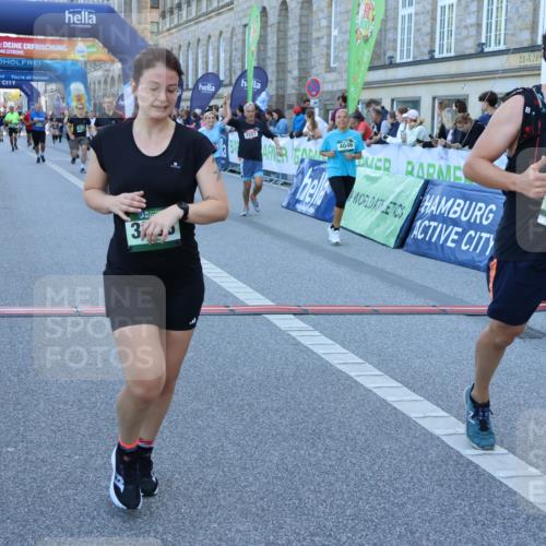 01.09.2024 - BARMER Alsterlauf Strokosch-Dieckow http://msf.ph/oto/6890196 01.09.2024 10:02:54 Ziel 2227, 2275, 2790, 2884, 3162, 3228, 3465, 3593, 3759, 4026, 4046, 4912, 4966, 4977, 5131, 8215, 8244 meine-sportfotos.de