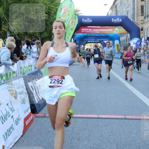 01.09.2024 - BARMER Alsterlauf Strokosch-Dieckow http://msf.ph/oto/6890221 01.09.2024 10:05:58 Ziel 2170, 2265, 2292, 2499, 2592, 2858, 2892, 2983, 3005, 3199, 3331, 3444, 3627, 3665, 3769, 3835, 4517, 4798, 4801, 4854, 5021, 5022, 5066, 5180 meine-sportfotos.de