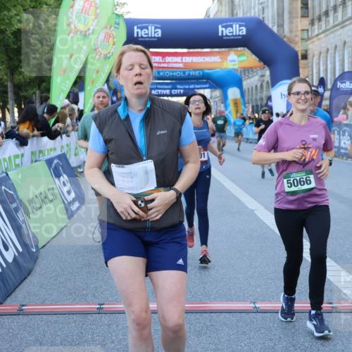 01.09.2024 - BARMER Alsterlauf Strokosch-Dieckow http://msf.ph/oto/6890236 01.09.2024 10:06:02 Ziel 2076, 2170, 2265, 2499, 2592, 2858, 2892, 2983, 3005, 3256, 3331, 3444, 3490, 3514, 3627, 3665, 3769, 4016, 4060, 4517, 4801, 4854, 5021, 5022, 5066, 5067 meine-sportfotos.de