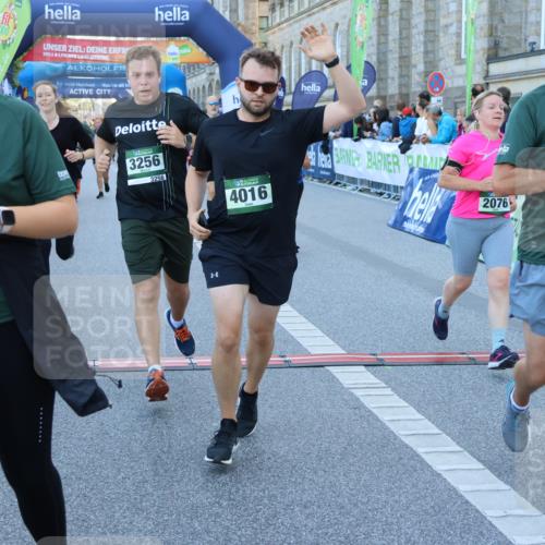 01.09.2024 - BARMER Alsterlauf Strokosch-Dieckow http://msf.ph/oto/6890257 01.09.2024 10:06:13 Ziel 2076, 2214, 2418, 2739, 3062, 3161, 3256, 3299, 3436, 3490, 3944, 4016, 4060, 4465, 4730, 5160, 8027, 8359 meine-sportfotos.de