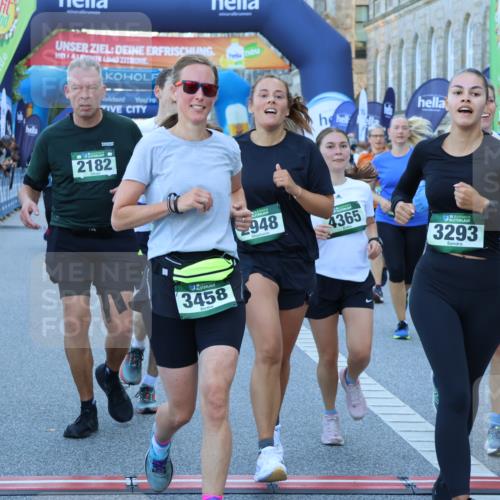 01.09.2024 - BARMER Alsterlauf Strokosch-Dieckow http://msf.ph/oto/6890325 01.09.2024 10:06:52 Ziel 2018, 2182, 2937, 2948, 3292, 3293, 3458, 3592, 3613, 3781, 3867, 4009, 4362, 4364, 4365, 4366, 4819, 4925, 4931, 5008, 8323 meine-sportfotos.de