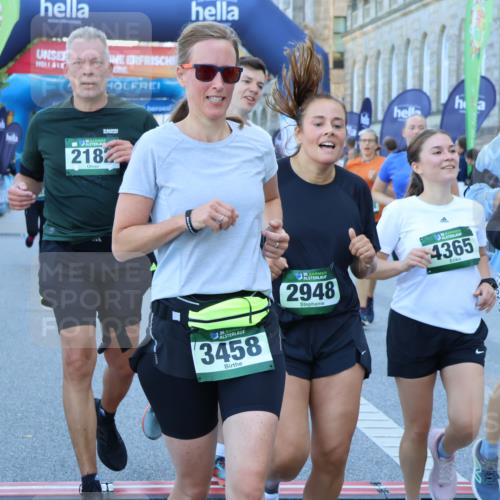 01.09.2024 - BARMER Alsterlauf Strokosch-Dieckow http://msf.ph/oto/6890329 01.09.2024 10:06:53 Ziel 2018, 2182, 2937, 2948, 3292, 3293, 3458, 3592, 3613, 3781, 3849, 3867, 4009, 4362, 4364, 4365, 4366, 4819, 4925, 4931, 5008, 5227, 8323 meine-sportfotos.de