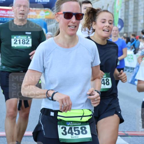 01.09.2024 - BARMER Alsterlauf Strokosch-Dieckow http://msf.ph/oto/6890332 01.09.2024 10:06:54 Ziel 2018, 2182, 2937, 2948, 3292, 3293, 3458, 3592, 3613, 3781, 3849, 3867, 4009, 4037, 4038, 4362, 4364, 4365, 4366, 4819, 4925, 4931, 5008, 5227, 8323 meine-sportfotos.de