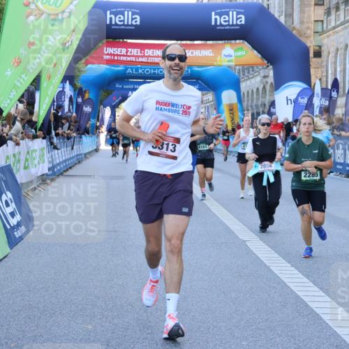 01.09.2024 - BARMER Alsterlauf Strokosch-Dieckow http://msf.ph/oto/6890356 01.09.2024 10:07:07 Ziel 2157, 2285, 2547, 2718, 2856, 2946, 2978, 3313, 4037, 4038, 4161, 4459, 4717, 5288 meine-sportfotos.de