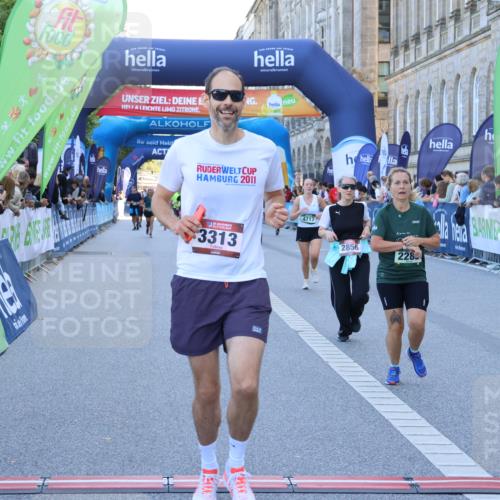 01.09.2024 - BARMER Alsterlauf Strokosch-Dieckow http://msf.ph/oto/6890359 01.09.2024 10:07:07 Ziel 2157, 2285, 2547, 2718, 2856, 2946, 2978, 3313, 4037, 4038, 4161, 4459, 4717, 5288 meine-sportfotos.de