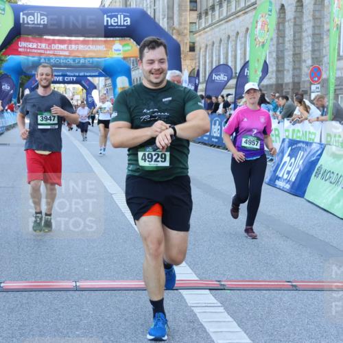 01.09.2024 - BARMER Alsterlauf Strokosch-Dieckow http://msf.ph/oto/6890364 01.09.2024 10:17:21 Ziel 3947, 3948, 4245, 4702, 4870, 4929, 4957, 8231 meine-sportfotos.de